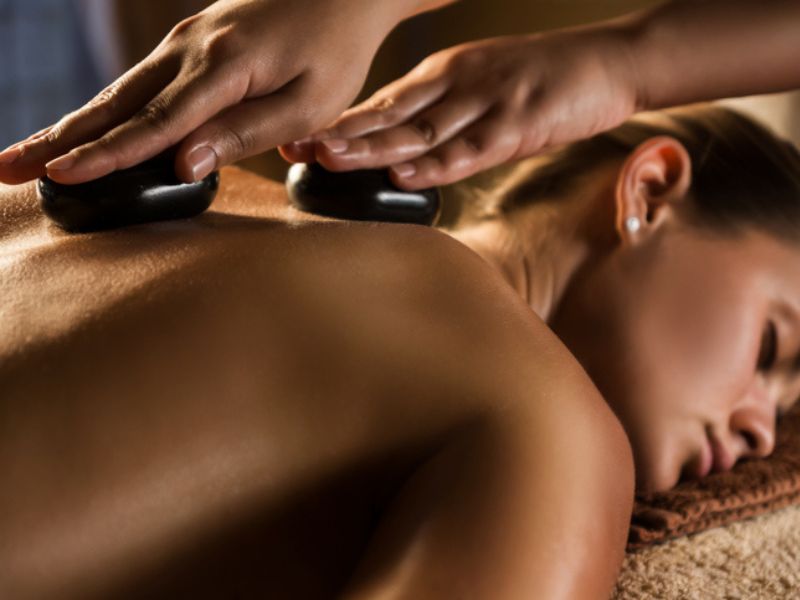 Hot Stone Massage - Eine heiße Sache *